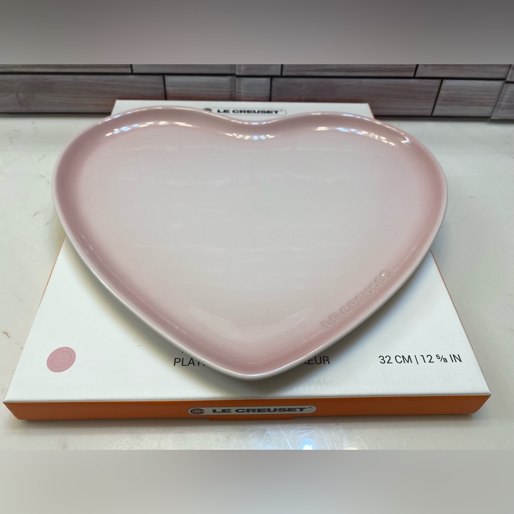 Le Creuset ❤️Heart  Serving Plate large 32cm Shell Pink 1st quality NIB